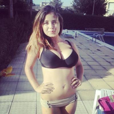 Local Hawaii Profile: Tori (19) | Older Men Welcome