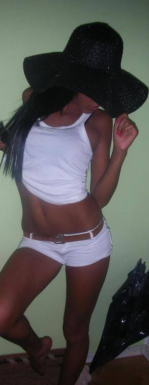 Meet Claudia (27) from New York | Explicit Casual Dating