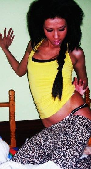 Meet Monica (19) from Arizona | Explicit Casual Dating