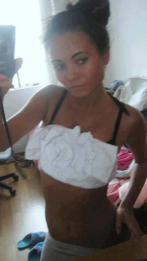 Meet Christen (27) from Washington | Explicit Casual Dating