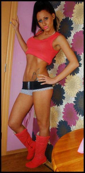 Meet Gabriela (19) from Ohio | Explicit Casual Dating