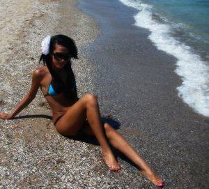 Meet Sharon (19) from North Carolina | Explicit Casual Dating