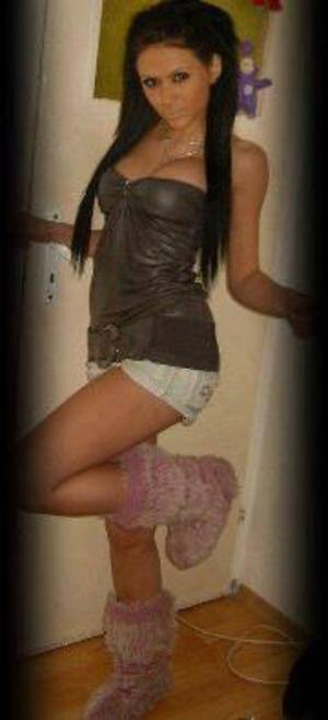 Celina, 19, profile image for Seattle, WA dating page