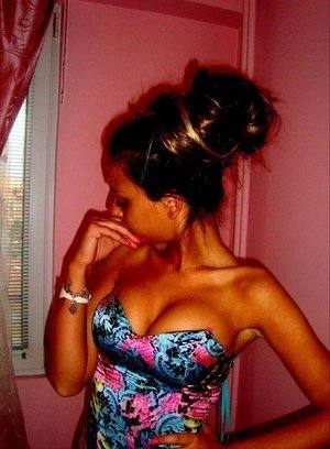 Meet Alisa (29) from California | Explicit Casual Dating