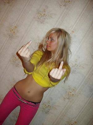 Meet Julia (20) from Arizona | Explicit Casual Dating