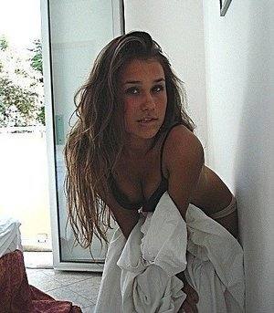 Meet Clara (23) from Texas | Explicit Casual Dating