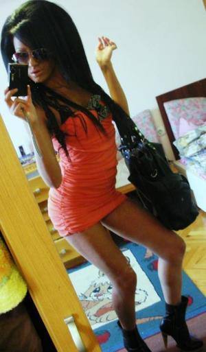 Meet Mckenzie (18) from Washington | Explicit Casual Dating