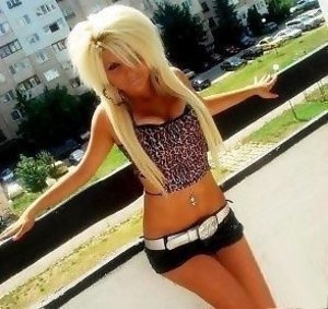 Meet local singles like Maeve from Hawaii who want to fuck tonight