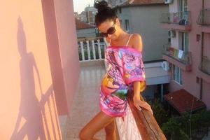 Astrid from New York is looking for adult webcam chat