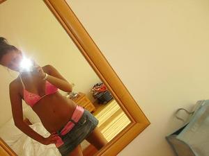 Looking for local cheaters? Take Leila from Oklahoma home with you