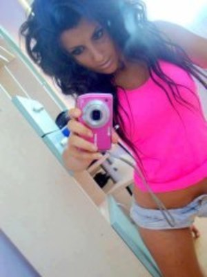 Jacqueline is a cheater looking for a guy like you!