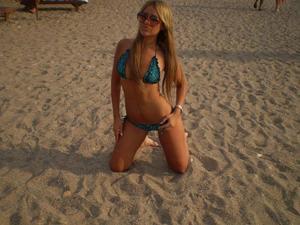 Farrah from Missouri is looking for adult webcam chat
