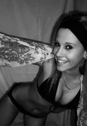Looking for local cheaters? Take Averi from Delaware home with you