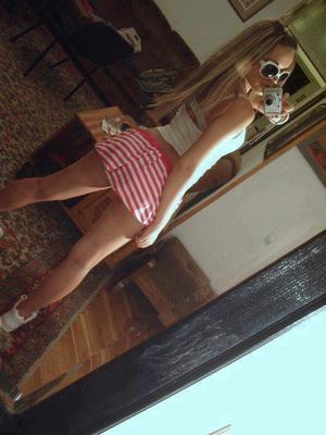 Audrey from Illinois is interested in nsa sex with a nice, young man