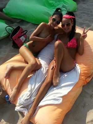 Valeria from New Hampshire is looking for adult webcam chat