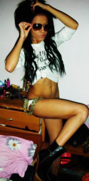 Looking for girls down to fuck? Daniela from Virginia is your girl