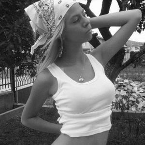 Daniela from California is looking for adult webcam chat