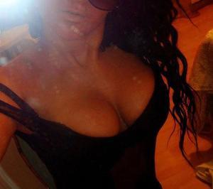 Meet local singles like Leanne from Massachusetts who want to fuck tonight