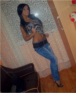 Esperanza from California is looking for adult webcam chat