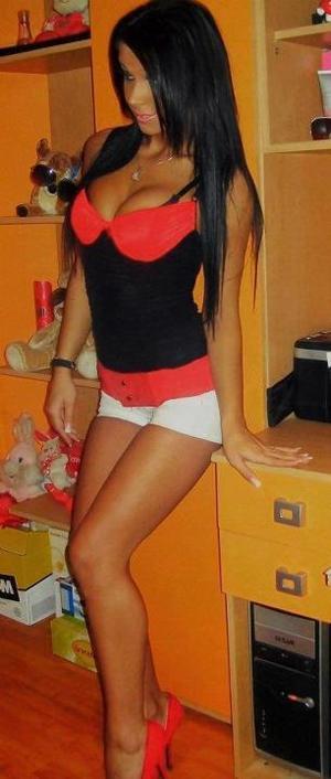 Meet local singles like Ericka from Wisconsin who want to fuck tonight