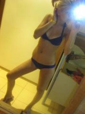Shavonda from Kentucky is looking for adult webcam chat
