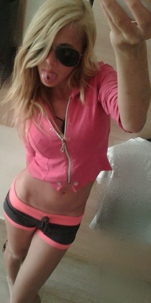 Autumn is a cheater looking for a guy like you!