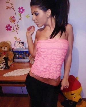 Escorts like Farrah are down to fuck you now!