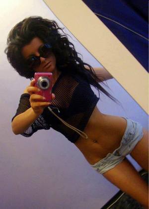 Belinda from North Carolina is looking for adult webcam chat
