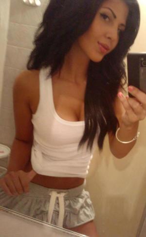 Delilah from Alberta is looking for adult webcam chat