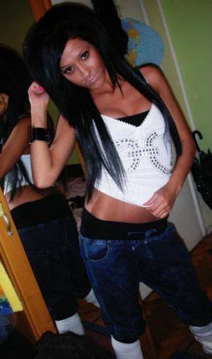 Escorts like Sandra are down to fuck you now!