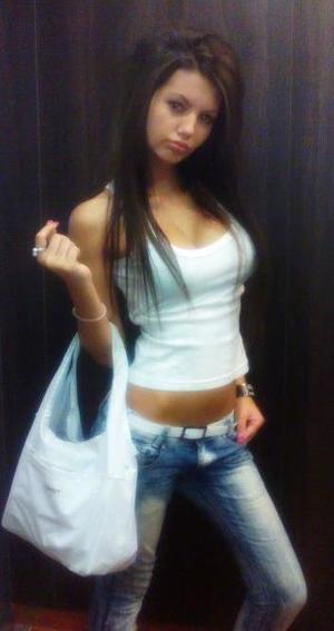 Looking for local cheaters? Take Abigail from Saskatchewan home with you