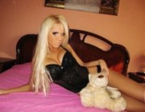 Guadalupe from Ohio is looking for adult webcam chat