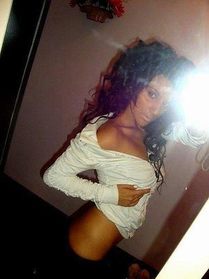 Cloe is a cheater looking for a guy like you!