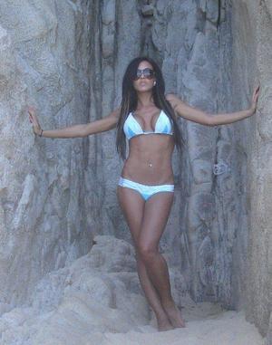 Aileen from North Carolina is looking for adult webcam chat