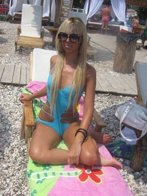Escorts like Sara are down to fuck you now!