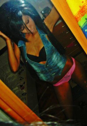 Leah from Virginia is looking for adult webcam chat