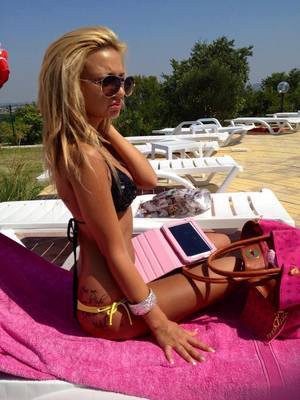 Kayla from Massachusetts is looking for adult webcam chat