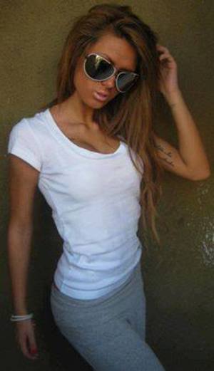Shonda from Hammond, Wisconsin is looking for adult webcam chat