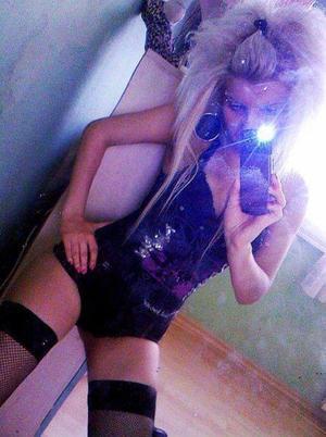 Alicia is a cheater looking for a guy like you!